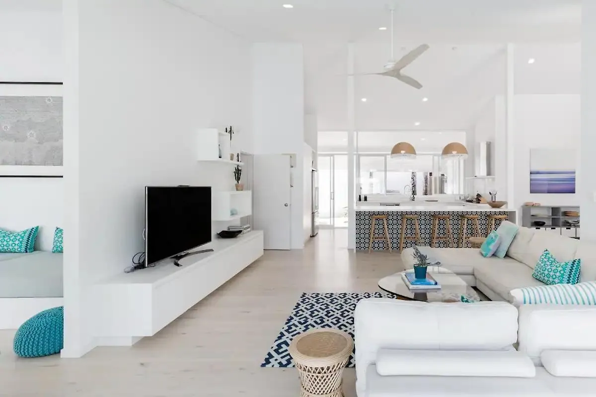 Poinciana House—Luxury Noosa Retreat Close To Beach 0*, Noosa Heads