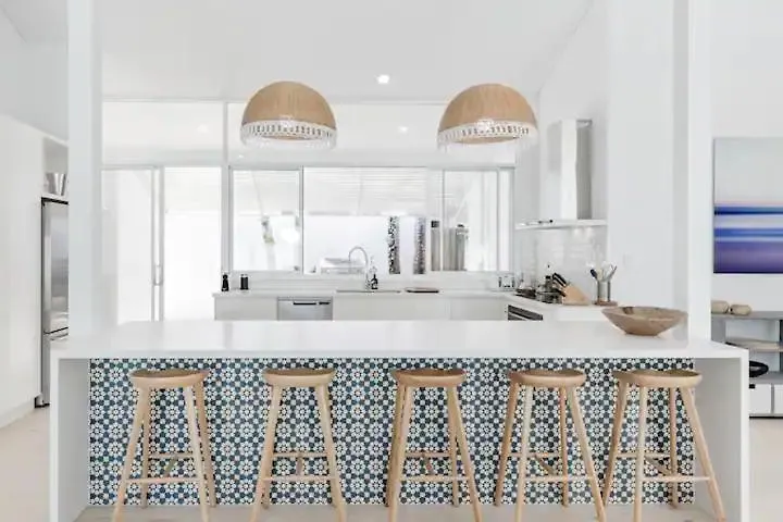 Poinciana House—Luxury Noosa Retreat Close To Beach Australia