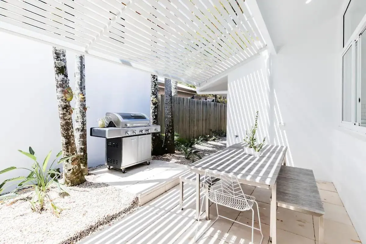 Villa Poinciana House—Luxury Noosa Retreat Close To Beach