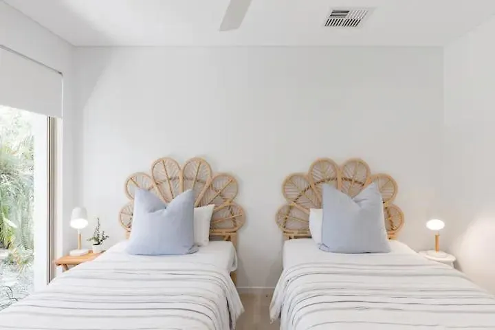 Poinciana House—Luxury Noosa Retreat Close To Beach 0*, Noosa Heads Australia
